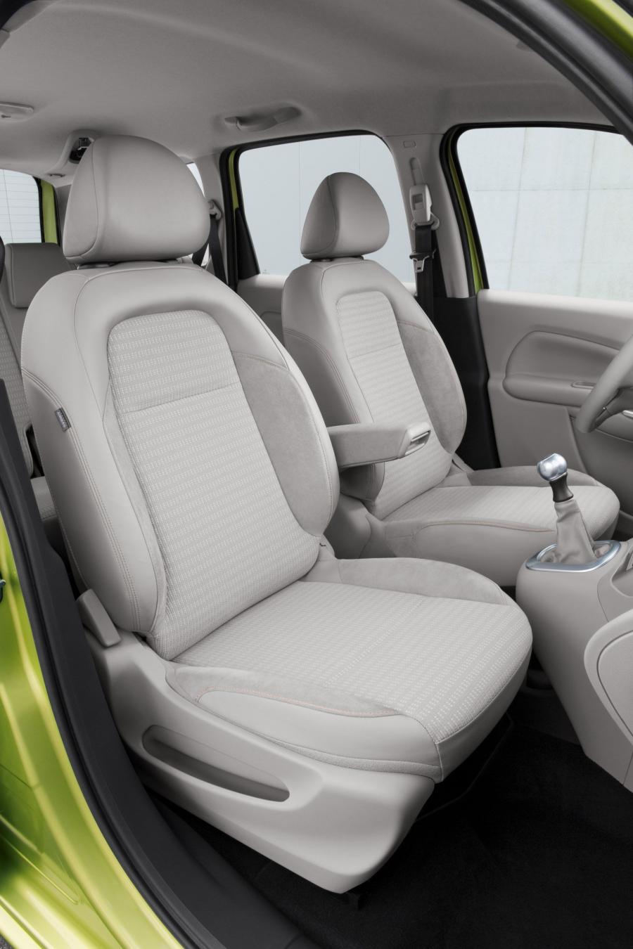  Citroen C3 Picasso 2009 года  (фото 154 из 242)